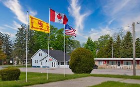 Maple Leaf Inn & Suites